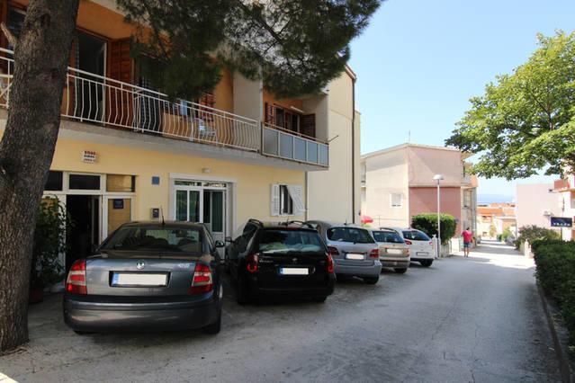 Eco-Apartments With Nice Garden Baska Voda Exterior photo