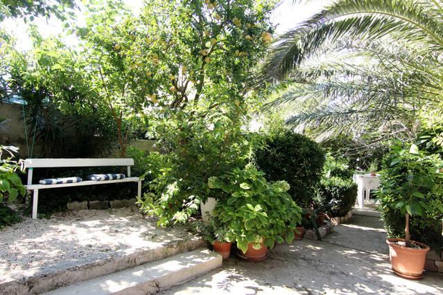 Eco-Apartments With Nice Garden Baska Voda Exterior photo